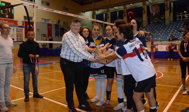 Aydın'da 100. Yıl Voleybol Turnuvası heyecanı sona erdi