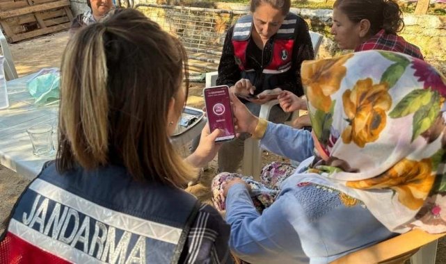 Aydınlı kadınlara KADES uygulaması anlatıldı
