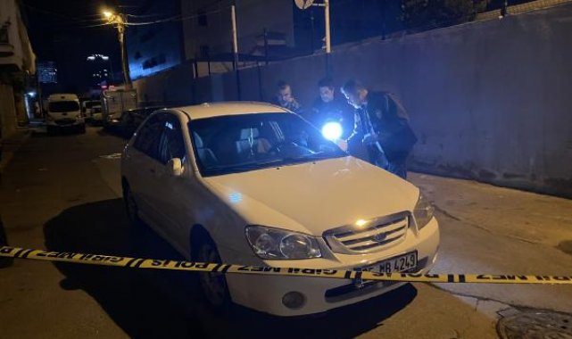 Babasının tartıştığı kişilere avcı bıçağıyla saldırması kamerada: 1 ölü, 1 yaralı