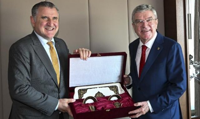 Bakan Bak, Uluslararası Olimpiyat Komitesi Başkanı Thomas Bach ile görüştü