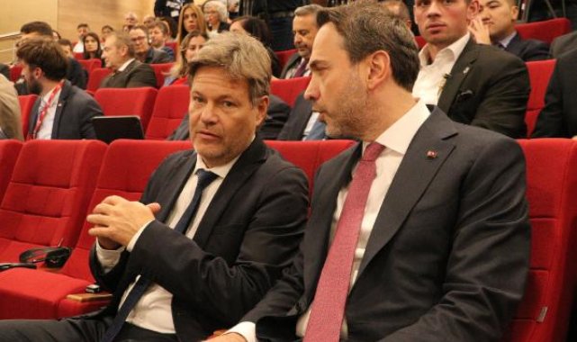 Bakan Bayraktar: Sakarya Sahası'nda üretimi 40 milyon metreküpe çıkarmayı hedefliyoruz