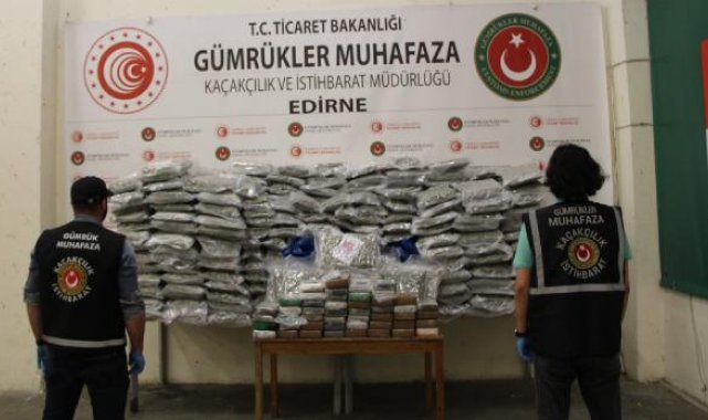 Bakan Bolat: 10 ayda 18,8 milyar liralık kaçak eşya ve uyuşturucuya el konuldu