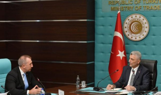 Bakan Bolat: Otomobil fiyatları yüzde 15 düştü, marketlerden de indirim bekliyoruz