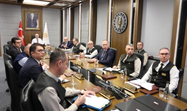 Bakan Güler, birlik komutanlarıyla toplantı yaptı