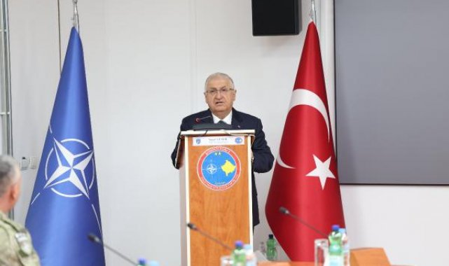 Bakan Güler, KFOR Barış Gücü'nü ziyaret etti