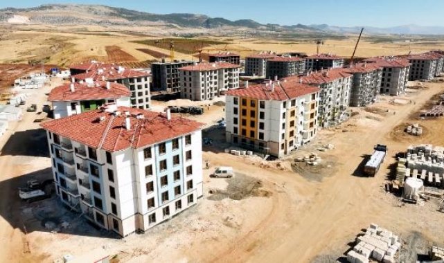 Bakan Özhaseki: Adıyaman'da afet konutlarının önemli bölümünde son aşamaya geldik