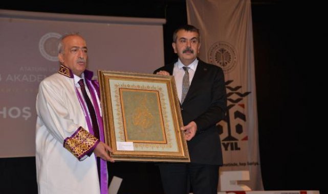 Bakan Tekin: Uluslararası metinlerin toplumsal değerlerimizi savunacak şekilde düzenlenmesi lazım