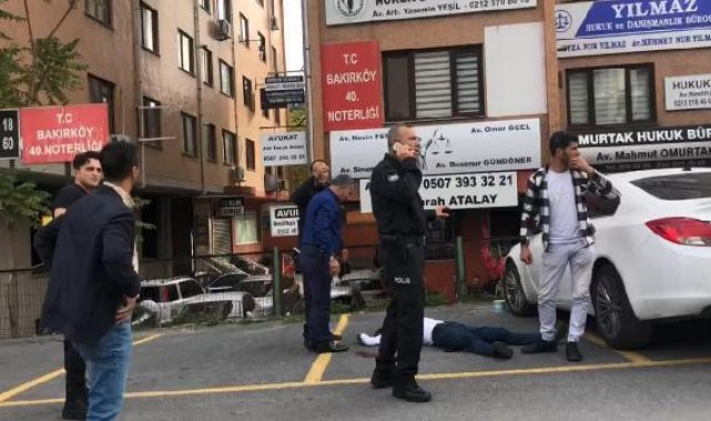 Bakırköy Adliyesi önünde bıçaklı kavga - 1