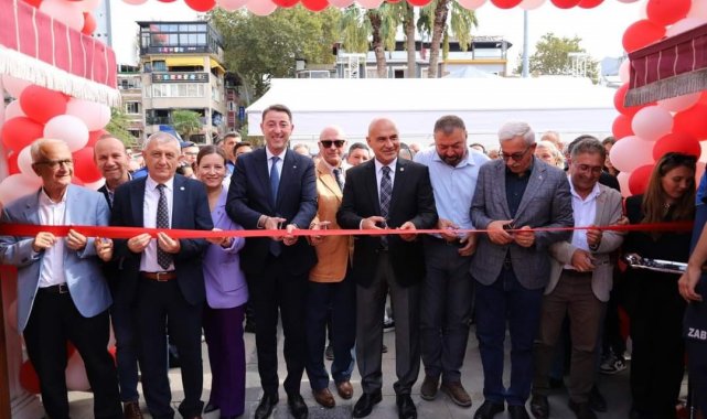 Bandırma'da kitap günleri başladı