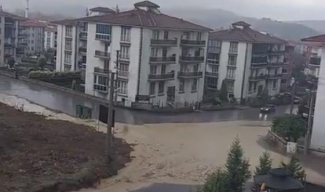 Bartın'da sağanak su baskınlarına sebep oldu