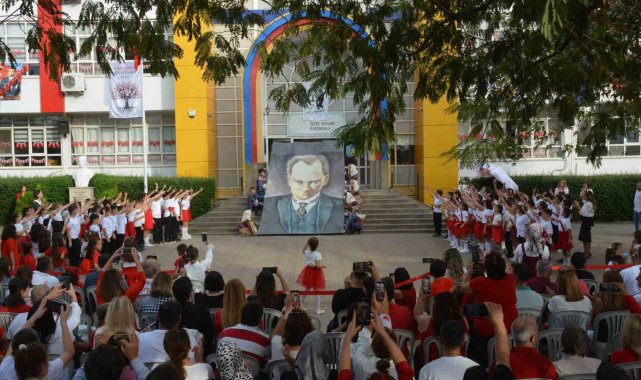 Başak Koleji'nde 100. yıl coşkusu yaşandı