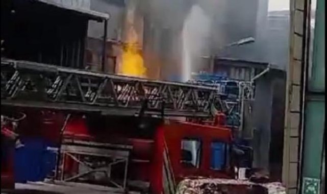 Başakşehir'de sanayi sitesinde yangın paniği
