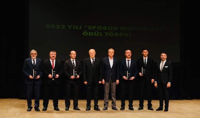 Başkan Bozkurt'a Yılın Spor Dostu ödülü