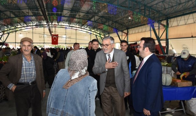 Başkan Bozkurt'tan pazar ziyareti