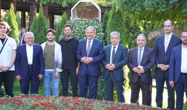 Başkan Büyükkılıç, Bakan Özhaseki'ye Projeler Hakkında Bilgi Verdi