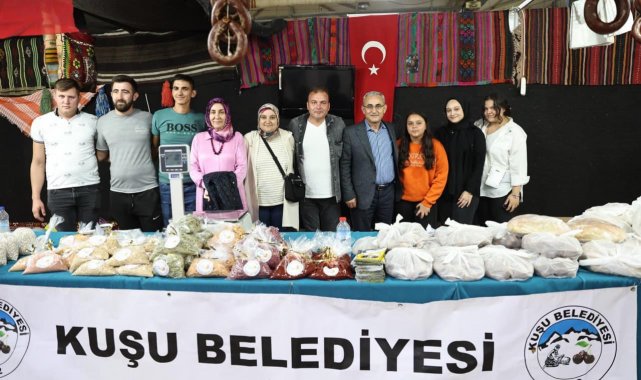 Başkan Işık, İzmir'de düzenlenen Kütahya Tanıtım Günleri'nin açılışına katıldı