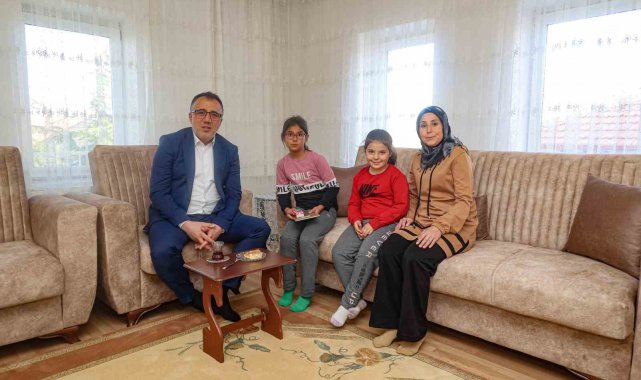 Başkan Savran ev ziyaretlerine devam ediyor