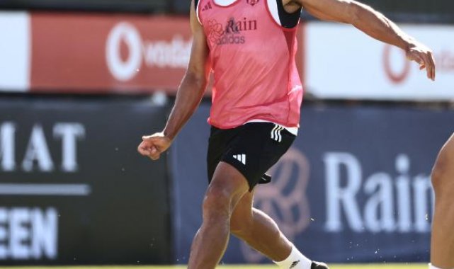 Beşiktaş'ta Asbaşkan Emre Kocadağ antrenmanı takip etti