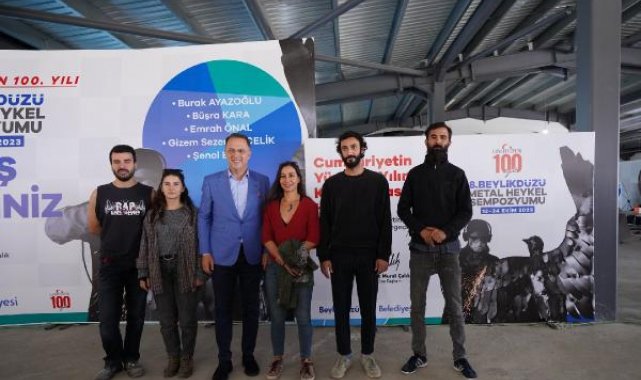 Beylikdüzü'nde Cumhuriyetin 100'üncü yılı etkinlikleri 'Heykel Sempozyumu' ile başladı