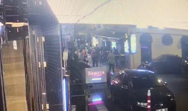 Beyoğlu'nda eğlence mekanının önünde silahlı saldırı: 3 yaraladı