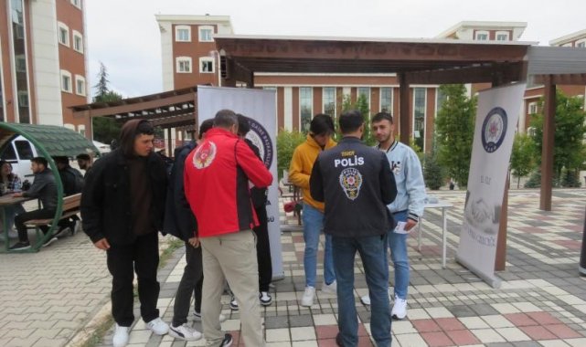 Bilecik İl Emniyet Müdürlüğünden üniversite öğrencilerine bilgilendirme