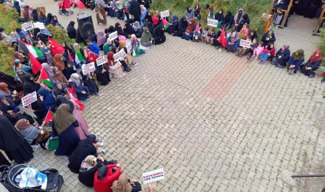 Bingöl'de kadınlardan Filistin'e destek için sessiz oturma eylemi