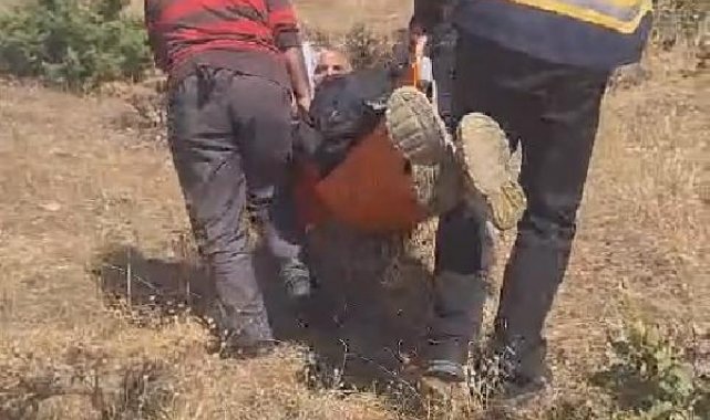 Bingöl'de kalp hastası 2 kilometre taşınarak ambulansa götürüldü