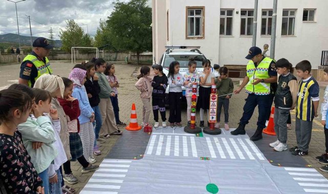Bingöl'de öğrencilere trafik eğitimi verildi