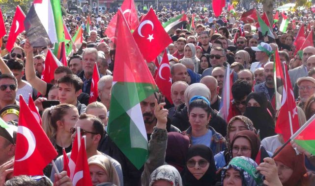 Binlerce kişi İsrail'e tepki için sokağa döküldü