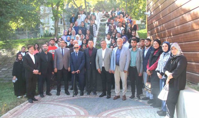 Birlik Vakfından DPÜ Tarih Birliği Topluluğu öğrencilerine kahvaltı