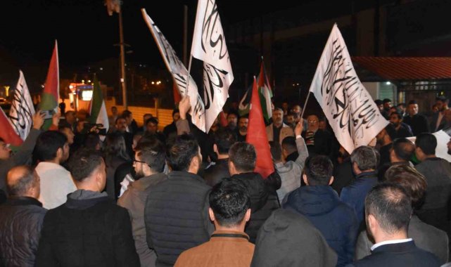 Bitlis'te vatandaşlar İsrail'i protesto etti