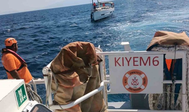 Bodrum Karaada açıklarında sürüklenen tekneyi KIYEM ekipleri kurtardı