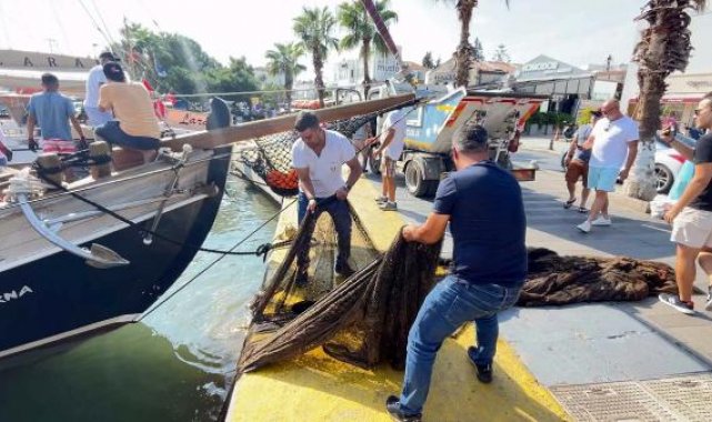 Bodrum'un son süngercisi 'Aksona Mehmet', deniz dibinden hayalet ağ topladı