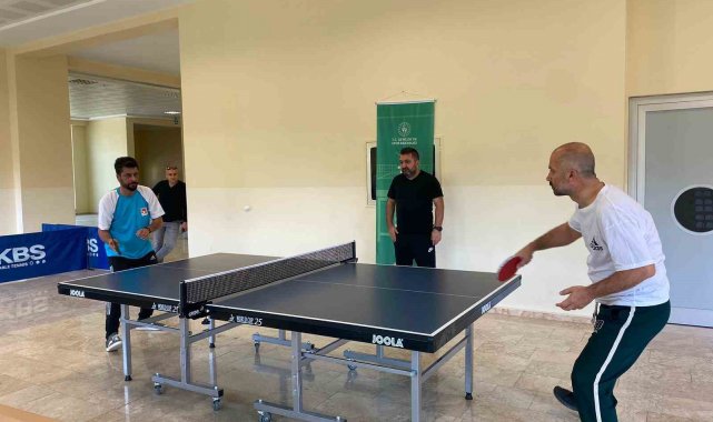 BŞEÜ, masa tenisinde yarıştı