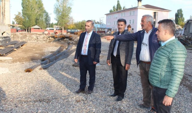 Bulanık Kaymakamı Ocak okul inşaatlarını inceledi
