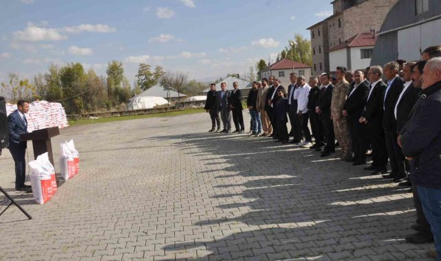 Bulanık'taki çiftçilere 120 ton buğday tohumu desteği