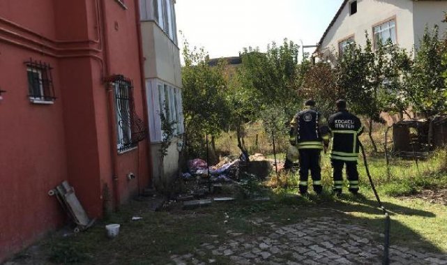 Bulaşık makinesinden çıkan yangında evin mutfağı kullanılamaz hale geldi