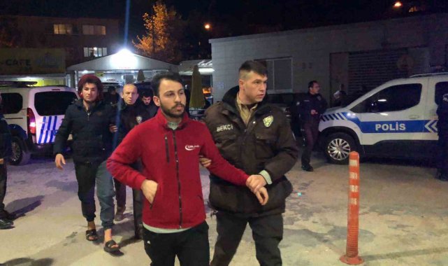 Bursa'da bir adrese yapılan operasyonda 31 kaçak göçmen yakalandı