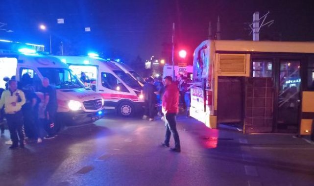Bursa'da iki halk otobüsü çarpıştı: 6 yaralı