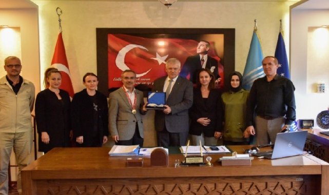 BUSKİ hem sahada hem masada iddialı