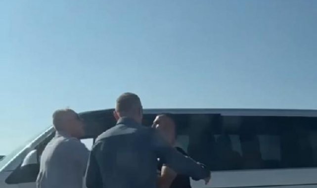 Büyükçekmece'de düğün konvoyundakiler minibüs sürücüsüne saldırdı