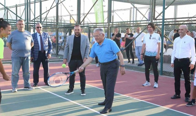 Büyükkılıç'tan Tenis Defi Ligi Sporcularına Tebrik