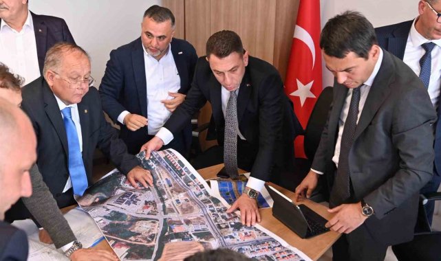 Büyükşehir, Bandırma'nın trafik sorununu çözüyor
