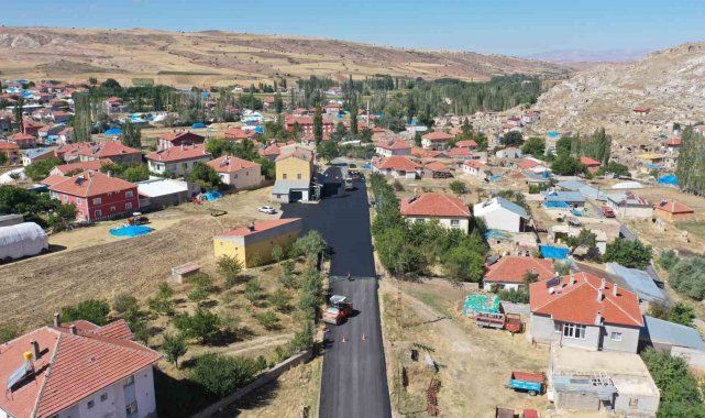 Büyükşehir'den Akkışla ilçesine 55 milyon TL'lik 'yol' yatırımı