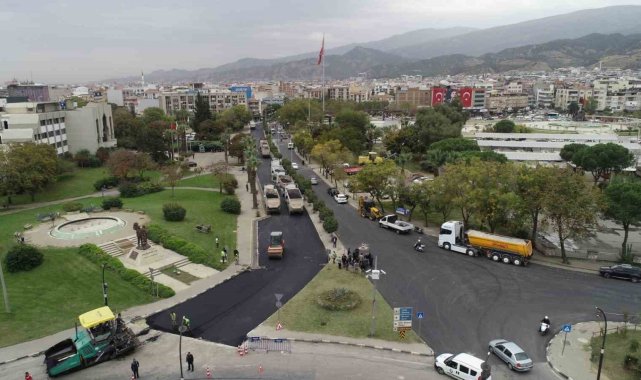 Büyükşehir'den Salihli'ye sıcak asfalt