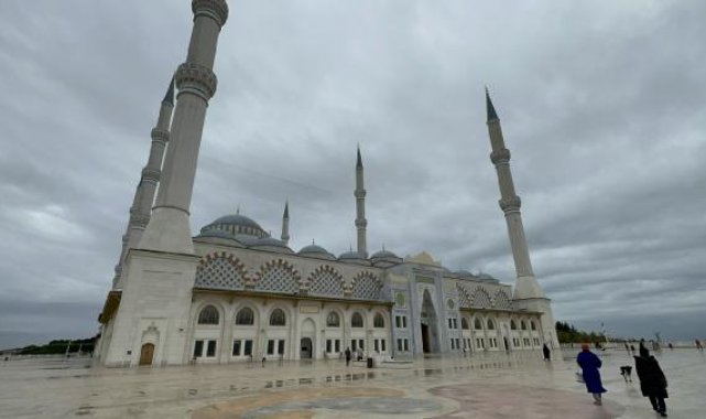 Çamlıca Cami'nde Filisten'de hayatını kaybedenler için gıyabi cenaze namazı kılındı