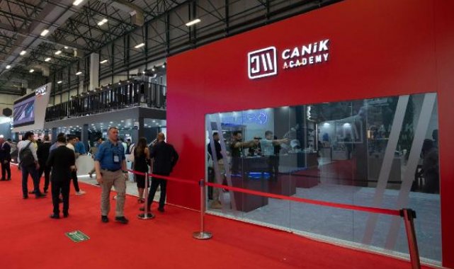 CANiK Academy, Londra'da uluslararası kongreye katıldı