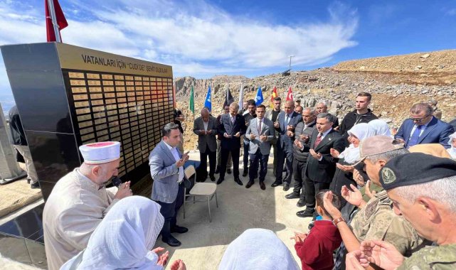 Cudi Dağı'nda şehitler anıtının açılışı şehit aileleri tarafından yapıldı