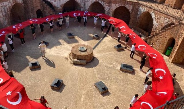 Cumhurbaşkanlığı Türkiye Bisiklet Turu'nun ilk gününde bayrak şöleni