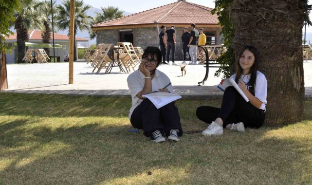 Cumhuriyet Parkı, Çineli öğrencilerin buluşma noktası oldu